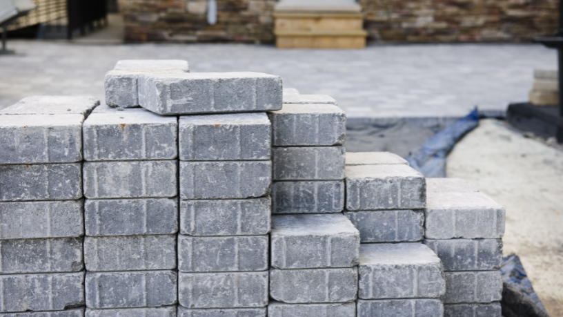 Como dimensionar piso intertravado para tráfego leve, médio e pesado exige critérios técnicos que evitam patologias e retrabalho, tema analisado por Valderci Malagosini Machado.