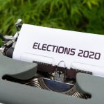 Urna eletrônica durante votação no segundo turno das eleições presidenciais